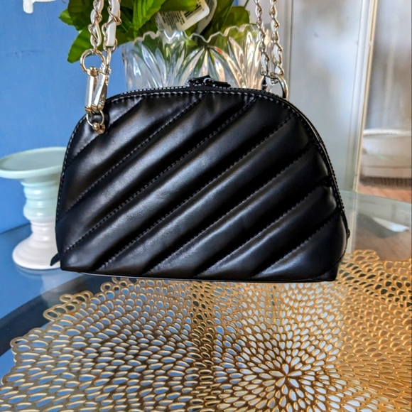 Yves saint Laurent pouch - Picture 5 of 9